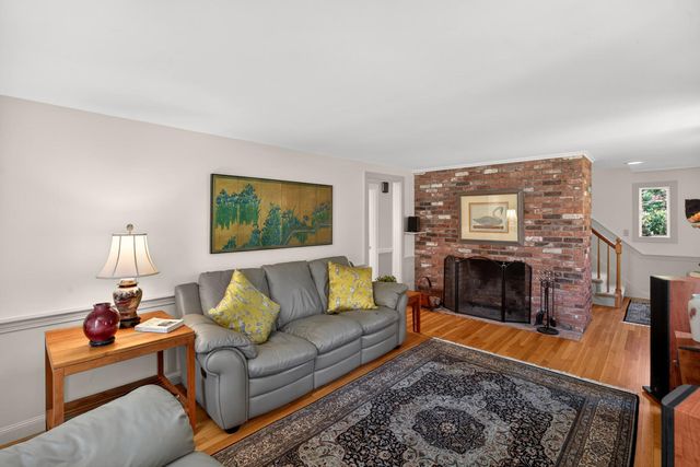 20 Pine Street, Sandwich, MA 02563