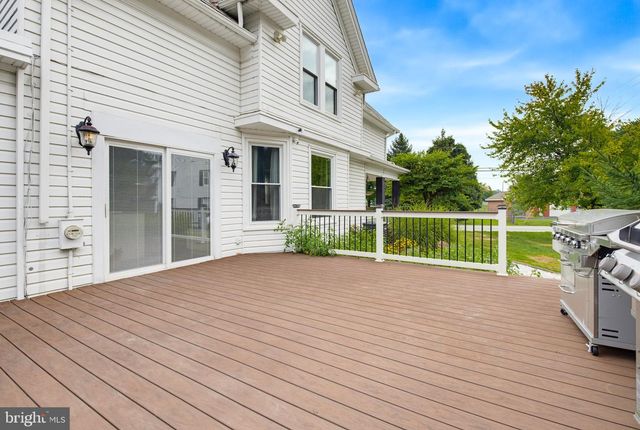 108 COLEBROOK RD, Elizabethtown, PA 17022
