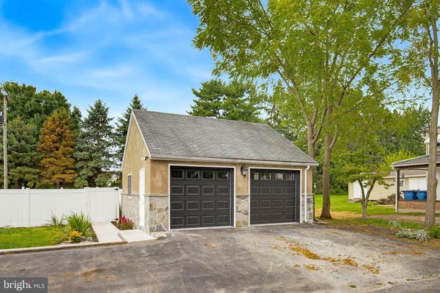 108 COLEBROOK RD, Elizabethtown, PA 17022