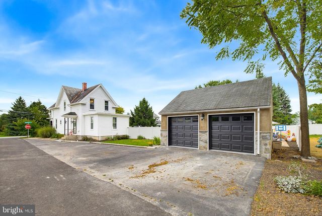 108 COLEBROOK RD, Elizabethtown, PA 17022