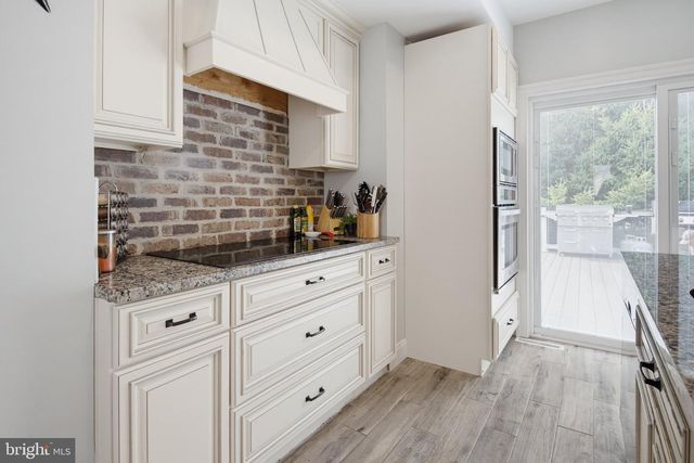 108 COLEBROOK RD, Elizabethtown, PA 17022