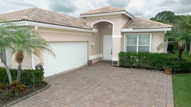 4376 NW Oakbrook Circle, Jensen Beach, FL 34957