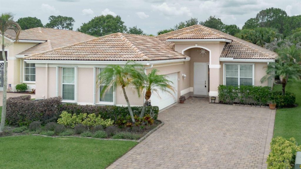 4376 NW Oakbrook Circle, Jensen Beach, FL 34957