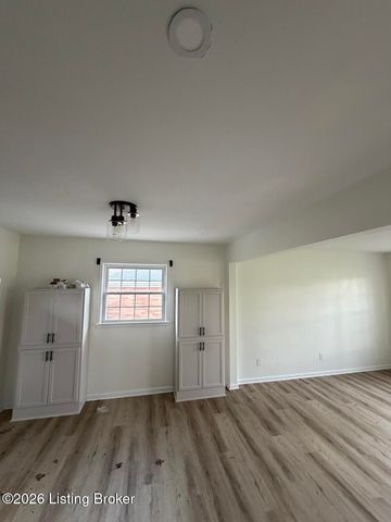 6505 Cooper Chapel Rd, Louisville, KY 40229