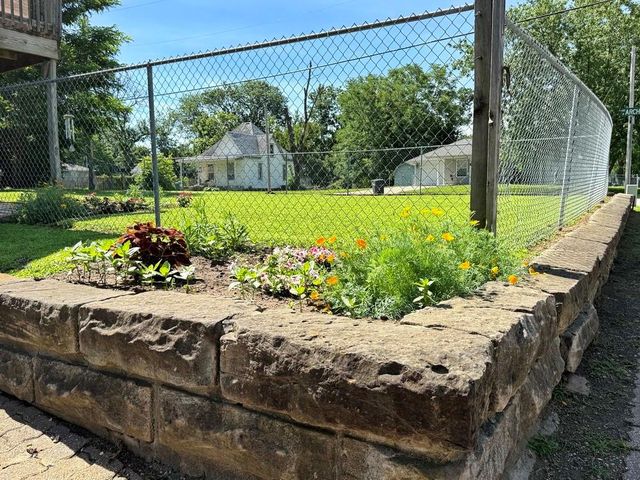 628 W Arch Street, Nevada, MO 64772