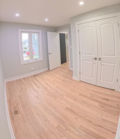 3929 N Oleander Avenue, Chicago, IL 60634