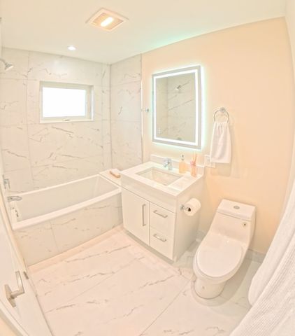 3929 N Oleander Avenue, Chicago, IL 60634