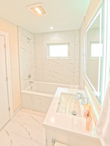 3929 N Oleander Avenue, Chicago, IL 60634