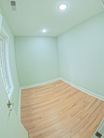 3929 N Oleander Avenue, Chicago, IL 60634