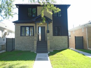 3929 N Oleander Avenue, Chicago, IL 60634