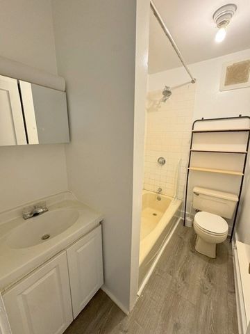 29 Newcastle Rd 2, Boston, MA 02135