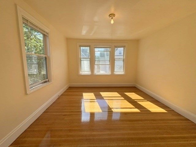 29 Newcastle Rd 2, Boston, MA 02135