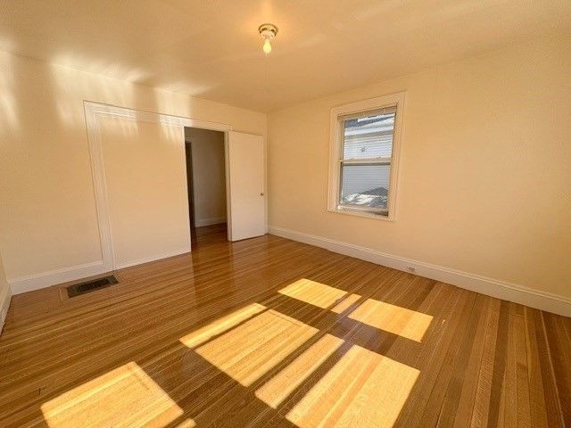 29 Newcastle Rd 2, Boston, MA 02135