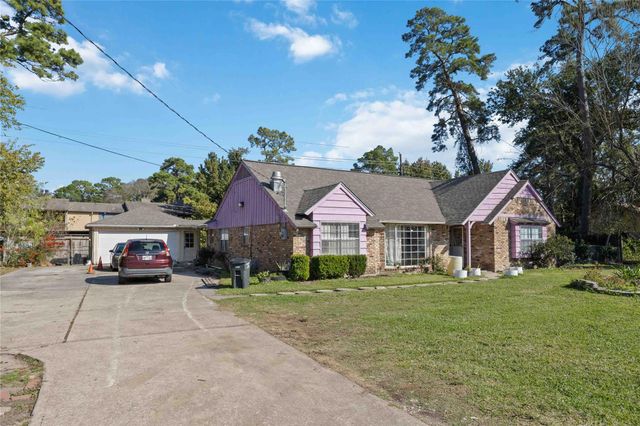 17626 Wild Oak Drive, Houston, TX 77090