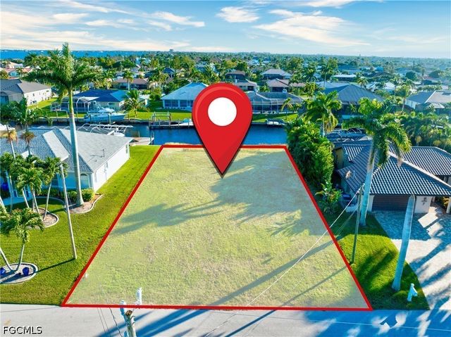 2022 SE 29th ST, Cape Coral, FL 33904