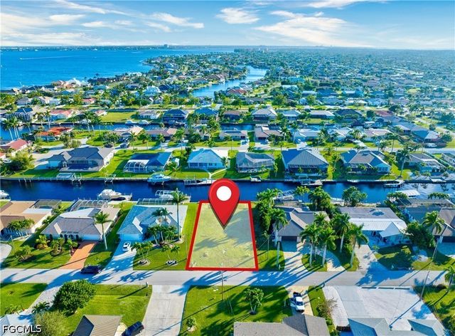 2022 SE 29th ST, Cape Coral, FL 33904