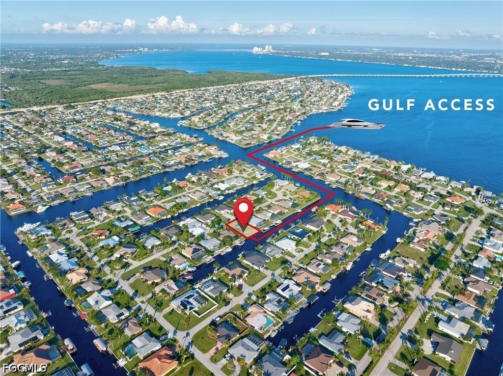 2022 SE 29th ST, Cape Coral, FL 33904
