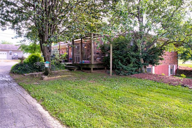 6824 Saint Marys Road, Floyds Knobs, IN 47119