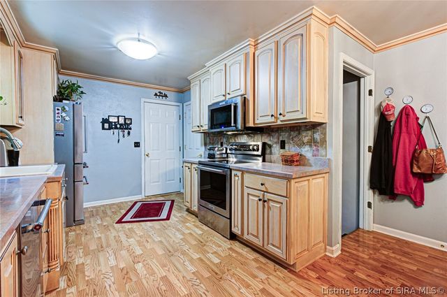 6824 Saint Marys Road, Floyds Knobs, IN 47119