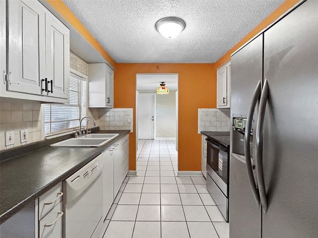 2006 CRICKET LANE, Valrico, FL 33594