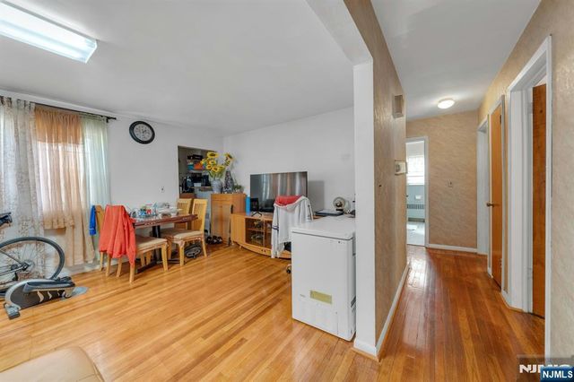 439 Bergen Boulevard, Palisades Park, NJ 07650