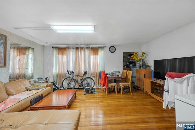 439 Bergen Boulevard, Palisades Park, NJ 07650