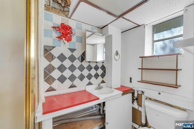 439 Bergen Boulevard, Palisades Park, NJ 07650