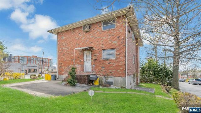 439 Bergen Boulevard, Palisades Park, NJ 07650