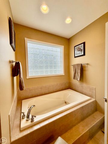 54959 Danielle Street, New Baltimore, MI 48047