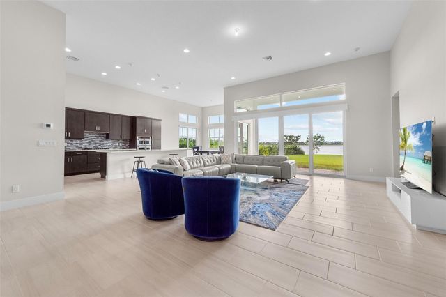 935 Hookline Circle, Loxahatchee, FL 33470