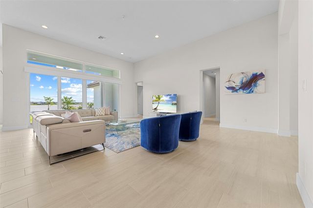 935 Hookline Circle, Loxahatchee, FL 33470