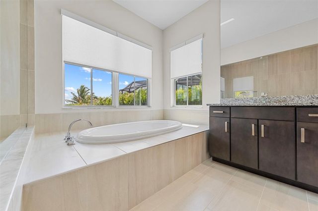 935 Hookline Circle, Loxahatchee, FL 33470