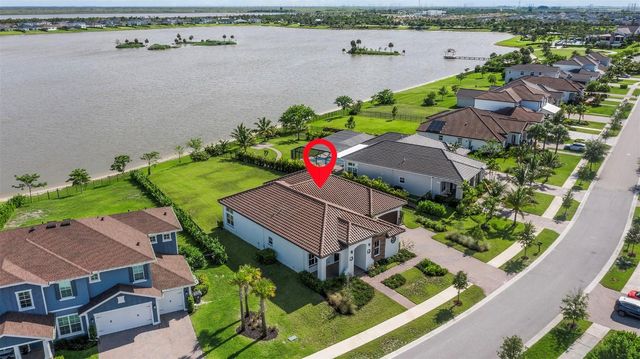 935 Hookline Circle, Loxahatchee, FL 33470