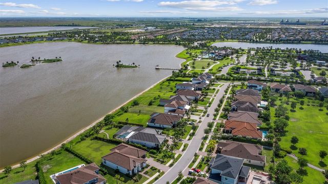 935 Hookline Circle, Loxahatchee, FL 33470