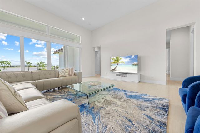 935 Hookline Circle, Loxahatchee, FL 33470