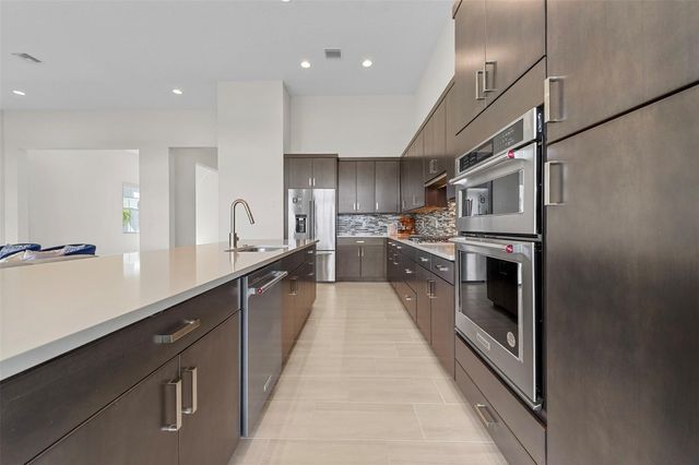 935 Hookline Circle, Loxahatchee, FL 33470