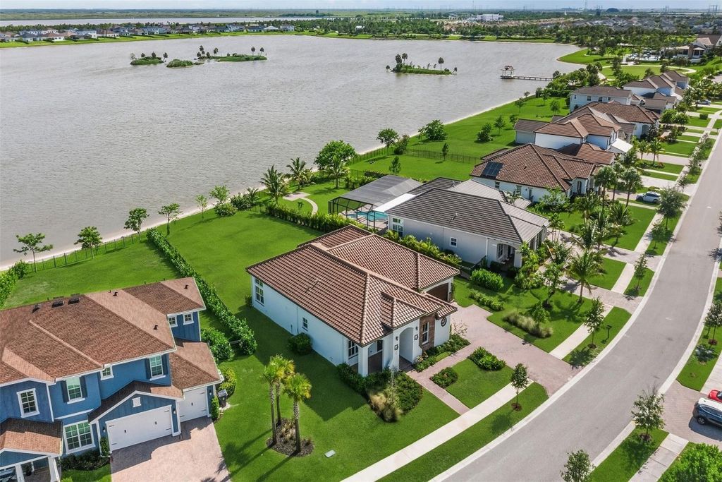 935 Hookline Circle, Loxahatchee, FL 33470