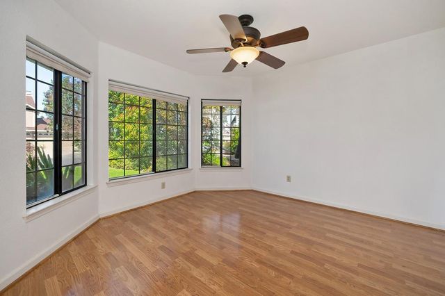 5408 E Brook Way, Elk Grove, CA 95758