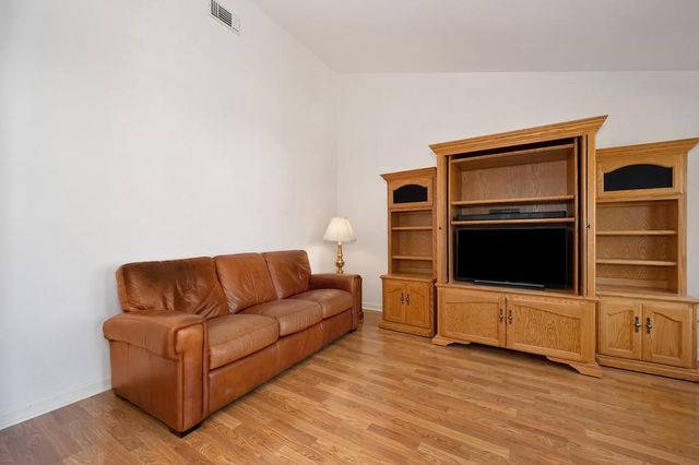 5408 E Brook Way, Elk Grove, CA 95758