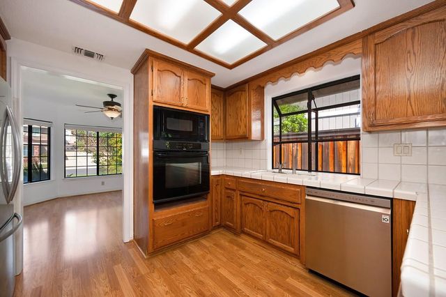 5408 E Brook Way, Elk Grove, CA 95758