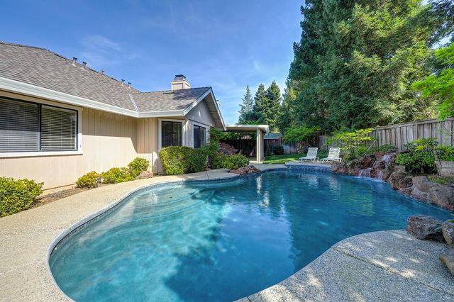 5408 E Brook Way, Elk Grove, CA 95758