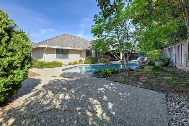 5408 E Brook Way, Elk Grove, CA 95758