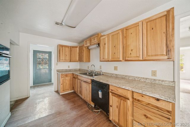 1010 N Gertrude Avenue, Wagoner, OK 74467