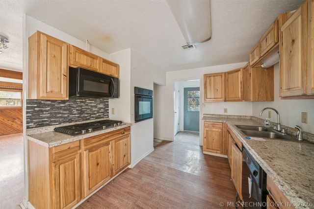 1010 N Gertrude Avenue, Wagoner, OK 74467