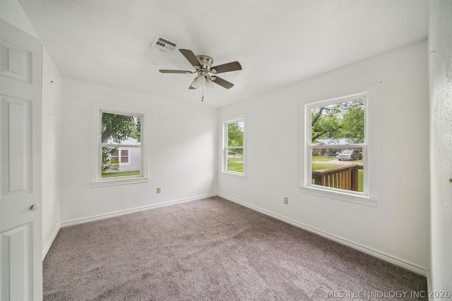 1010 N Gertrude Avenue, Wagoner, OK 74467
