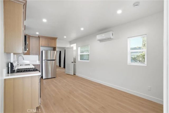 1219 Hoover Street B, Los Angeles, CA 90029