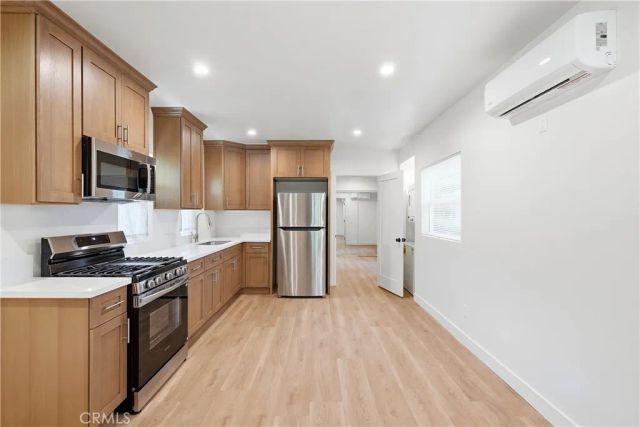 1219 Hoover Street B, Los Angeles, CA 90029