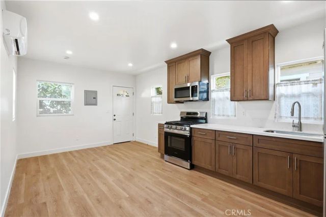 1219 Hoover Street B, Los Angeles, CA 90029