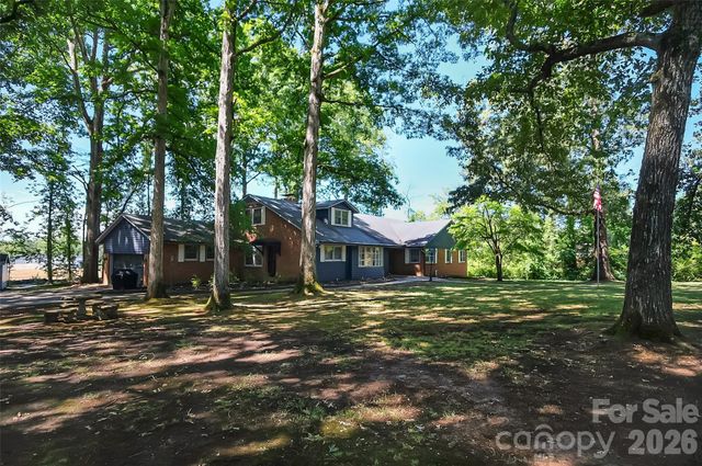 808 Old Mt Holly Road, Stanley, NC 28164