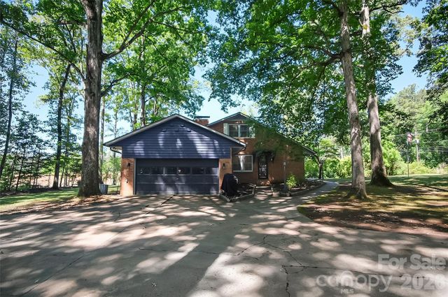 808 Old Mt Holly Road, Stanley, NC 28164